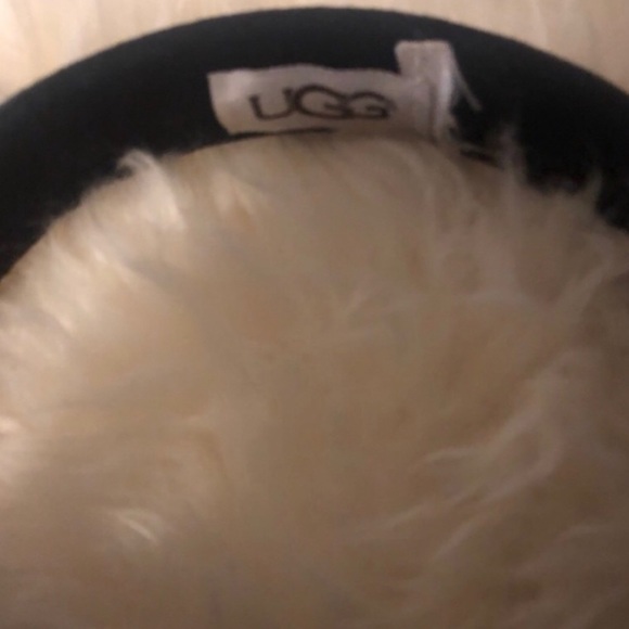 •UGG Australia•Classic Leather Shearling Earmuffs• - Picture 6 of 6